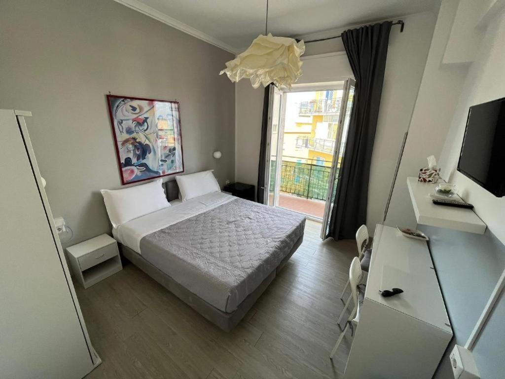 F.Rooms Napoli Zewnętrze zdjęcie