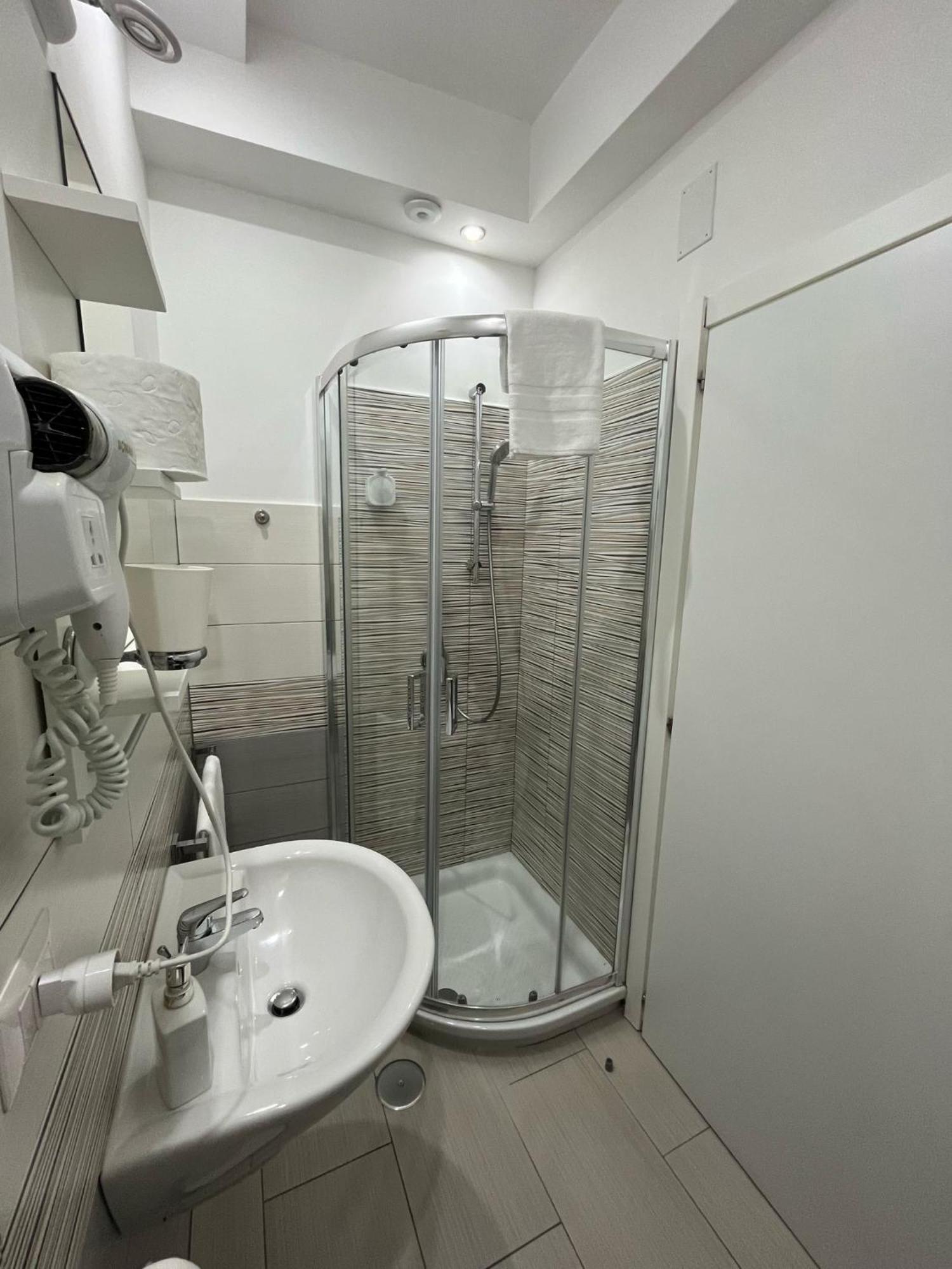 F.Rooms Napoli Zewnętrze zdjęcie