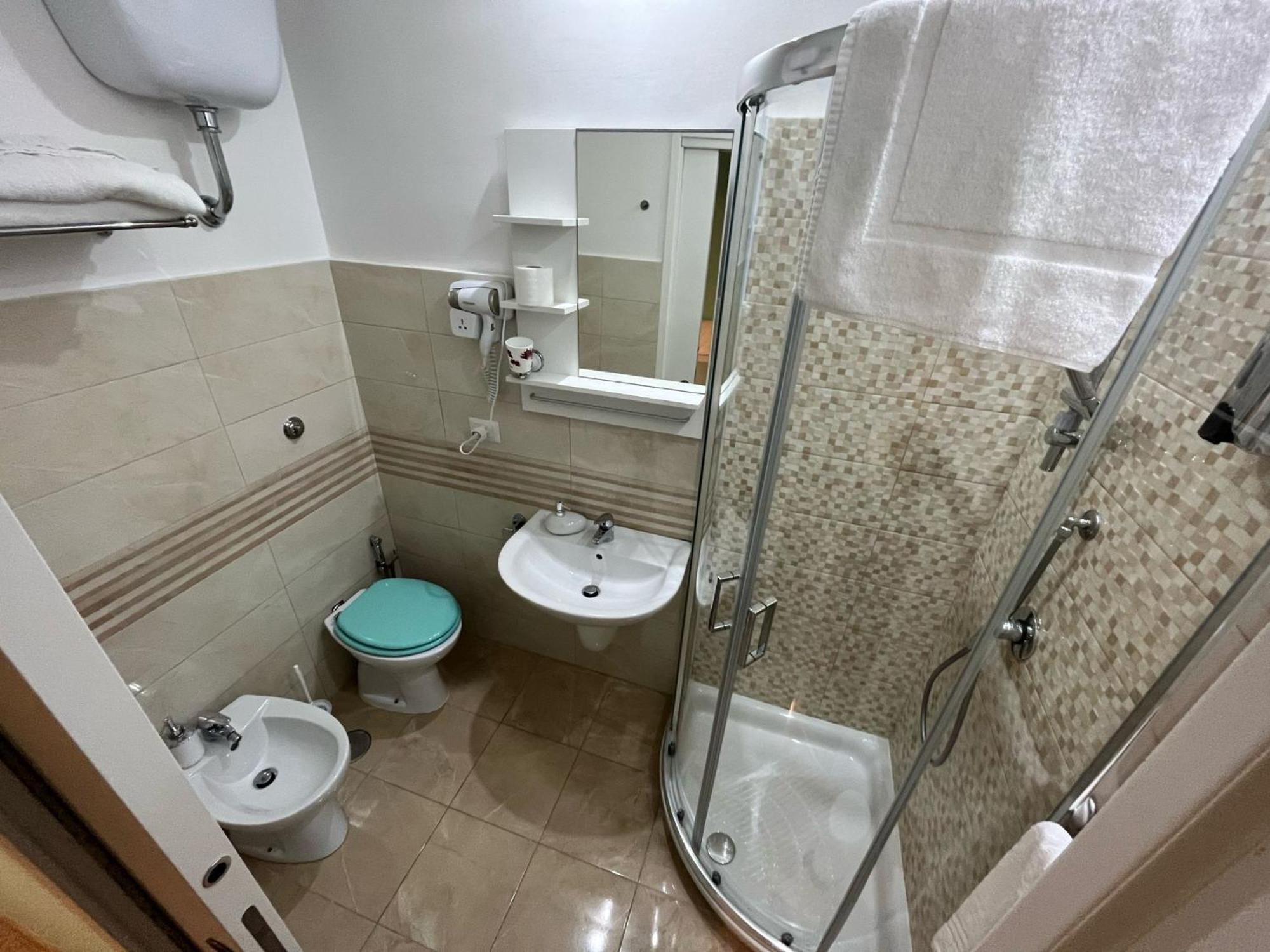 F.Rooms Napoli Zewnętrze zdjęcie