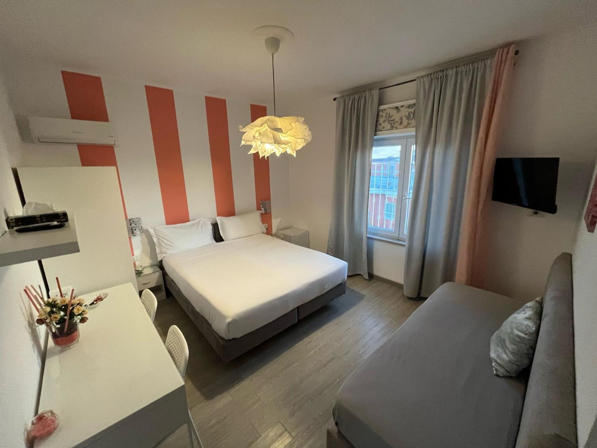 F.Rooms Napoli Zewnętrze zdjęcie